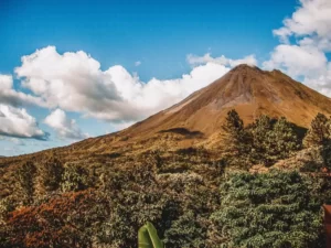 Natália Becattini participa de podcast sobre viagens para a América Latina