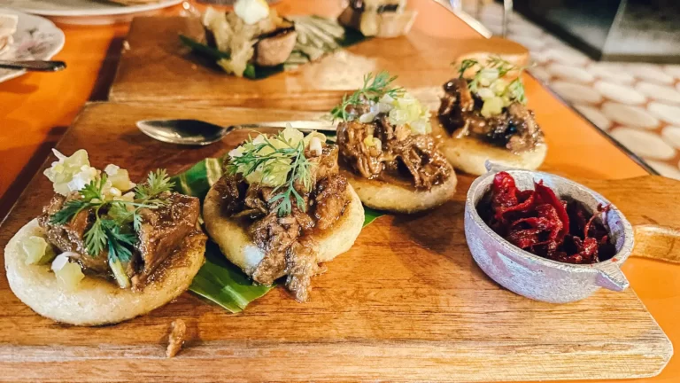 Toda hora é hora para uma Arepa: história da deliciosa tortinha colombiana