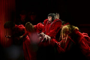 Lady Gaga em Copacabana: o delírio como linguagem possível