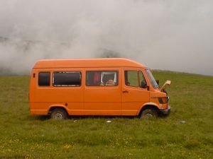 Como se Locomover na Ge&oacute;rgia: Guia Pr&aacute;tico de Marshrutkas, Trens e Aluguel de Carro